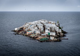 В тесноте да не в обиде: самый перенаселенный остров планеты!