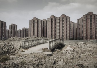 Опустевшие города-призраки в Китае