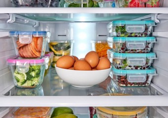 Які продукти не можна зберігати в пластику: експерти назвали шість категорій