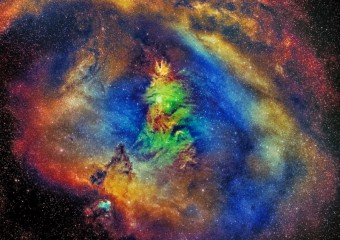 Космічна ялинка: астрономи показали незвичайне зоряне скупчення