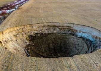 Не містика: чому в Туреччині масово з’являються величезні діри в землі