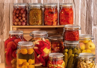 Скільки часу можна зберігати домашню консервацію: названо безпечні терміни