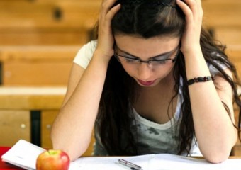 З України стрімко виїжджають випускники шкіл та хочуть навчатися за кордоном