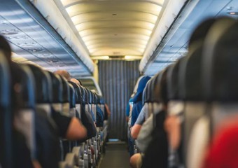 Літак довелося розвернути на пів дороги: що сталося