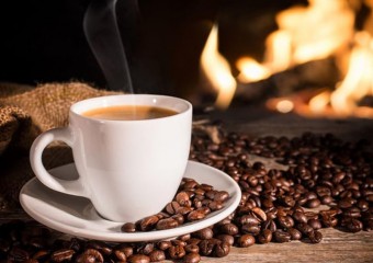 Не всі про це знають: з чим не можна пити каву