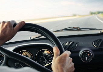 Як зупинити авто з “автоматом”, якщо відмовили гальма