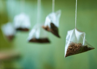 Не викидайте чайні пакети і ось чому: врятують від поширеної проблеми