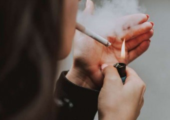 Одна курила, а інша – ні: як це вплинуло на зовнішність близнючок (фото)