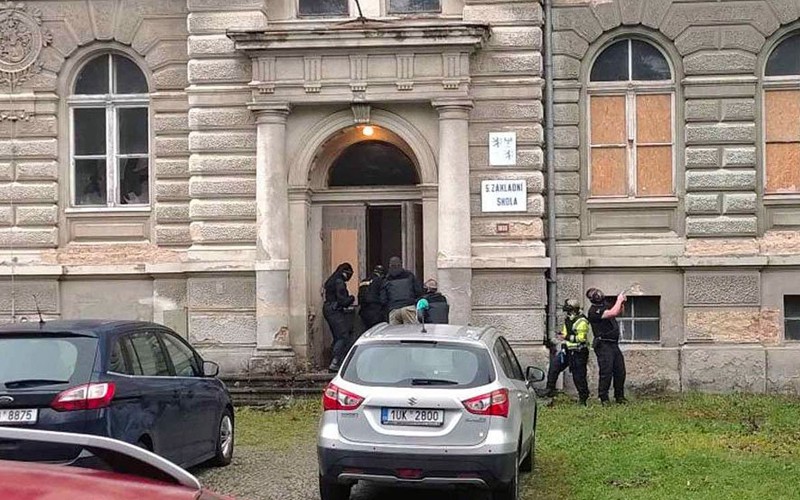 Спецпідрозділ помилково увірвався до школи під час навчань (фото)